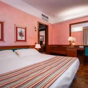 4* فندق فندق كريفيس